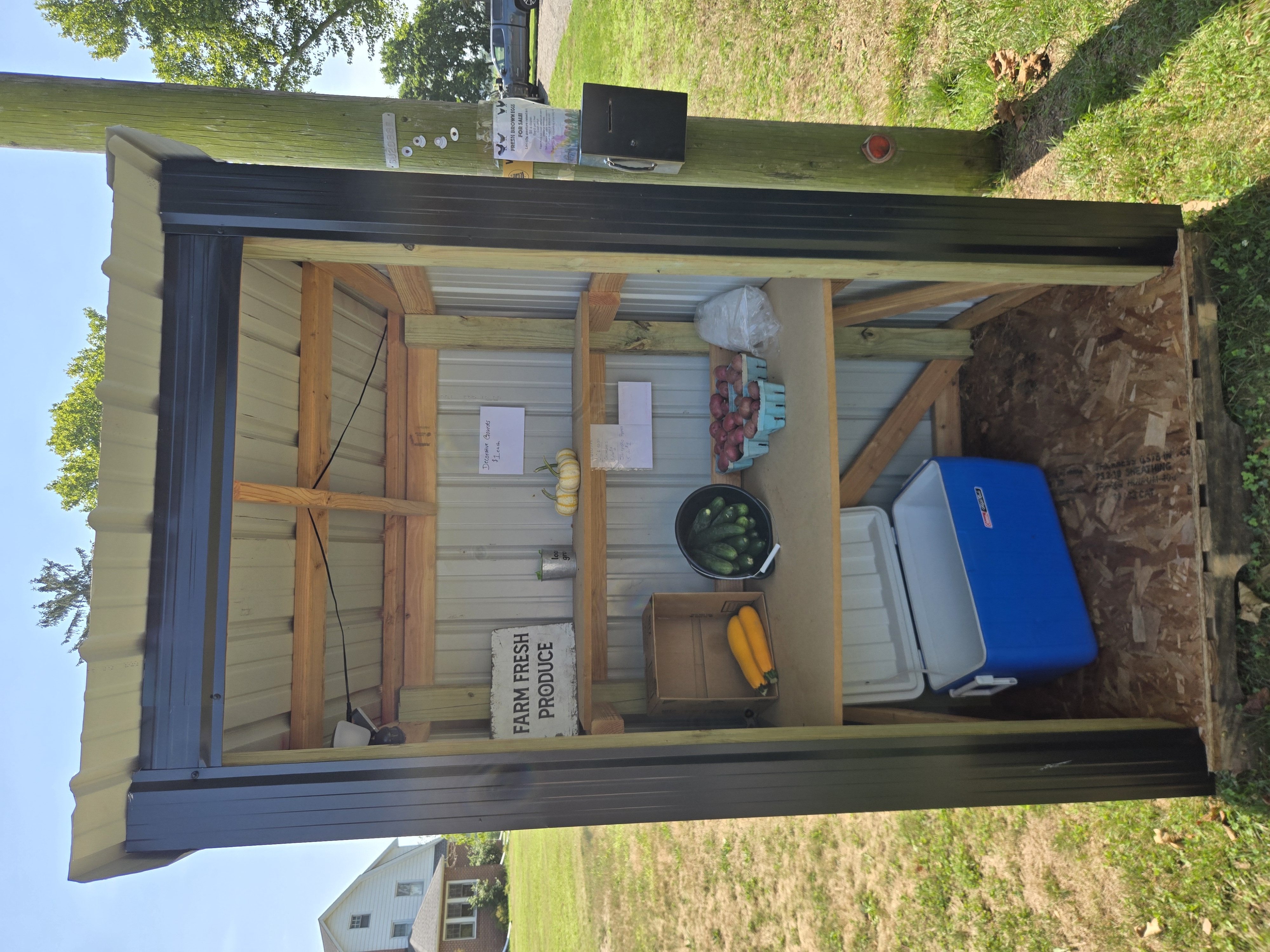 Self-serve honey stand 18 in Buena Borough, NJ
